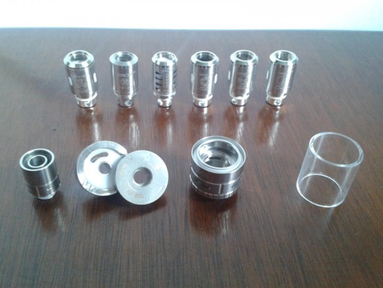 SMOK-TFV4-disassembled